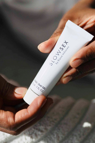 Bijoux Indiscrets Slow Sex Kissable Finger Play Gel, '0323