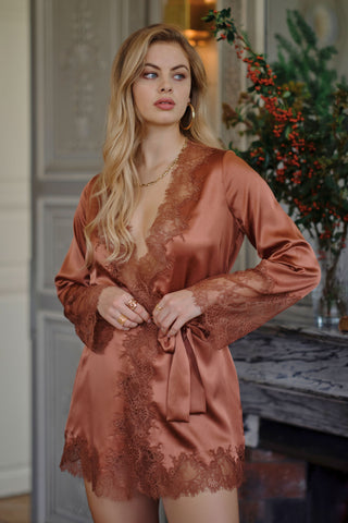 Marjolaine Valerie Short Silk Kimono with Lace Tobacco/Brown